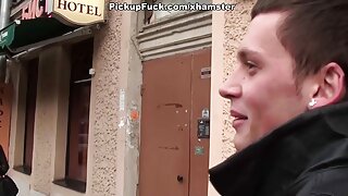 თეთრი წიწილა ალისია  ...