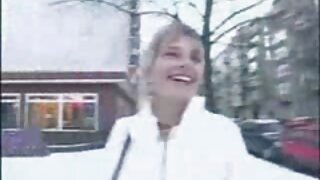 ორი მომხიბვლელი ქერა ...