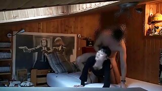 ფერმკრთალი ტანით დედ ...